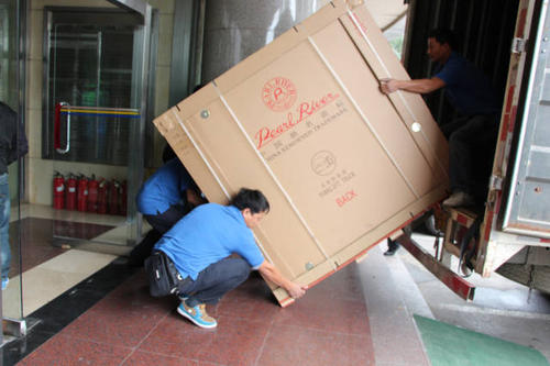 荷塘钢琴贵重工艺品无忧运